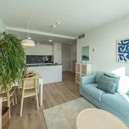 Xpce Urban 10 Skyline - Parking Free Apartment