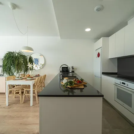 Xpce Urban 10 Skyline - Parking Free *